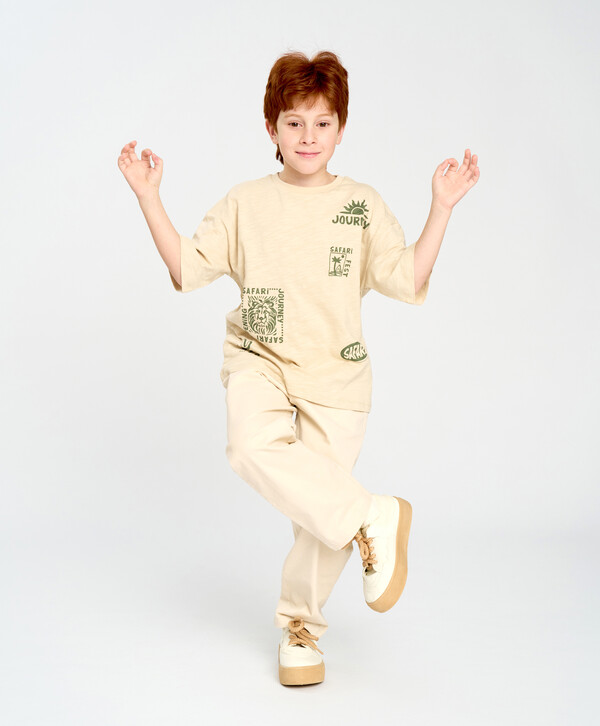 665 р.  950 р.  Футболка с коротким рукавом для мальчика оверсайз молочная с принтом Button Blue