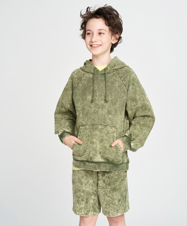 1610 р.  2300 р.  Худи детское зеленое с капюшоном и эффектом варки Button Blue