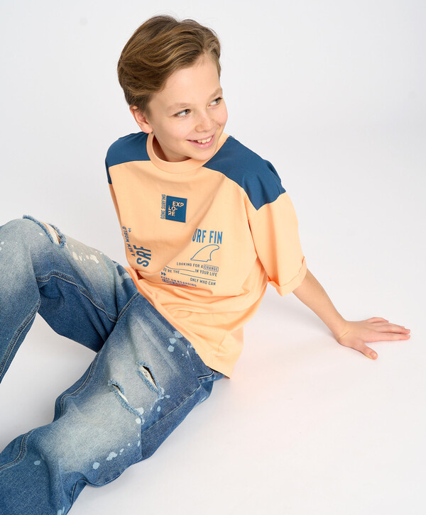 840 р.  1200 р.  Футболка с коротким рукавом для мальчика оверсайз с принтом мультицвет Button Blue