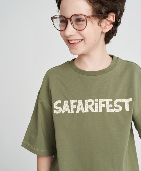 700 р.  1000 р.  Футболка с коротким рукавом для мальчика оверсайз зеленая с принтом Button Blue