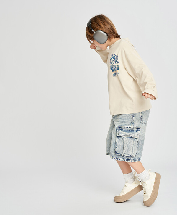 1645 р.  2350 р.  Шорты бермуды джинсовые детские ниже колен синие Button Blue