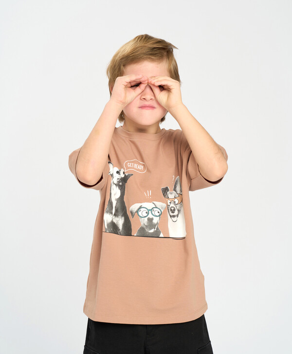 665 р.  950 р.  Футболка с коротким рукавом для мальчика оверсайз коричневая с принтом Button Blue