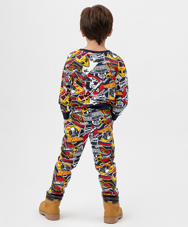 943 р.  1450 р.  Брюки-джоггеры с карманами и принтом разноцветные Button Blue