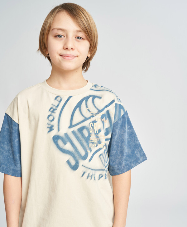 910 р.  1300 р.  Футболка с коротким рукавом для мальчика с принтом мультицвет Button Blue