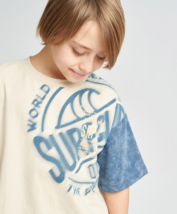 910 р.  1300 р.  Футболка с коротким рукавом для мальчика с принтом мультицвет Button Blue