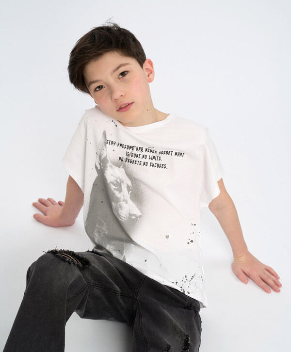 910 р.  1300 р.  Футболка с коротким рукавом для мальчика белая с принтом Button Blue