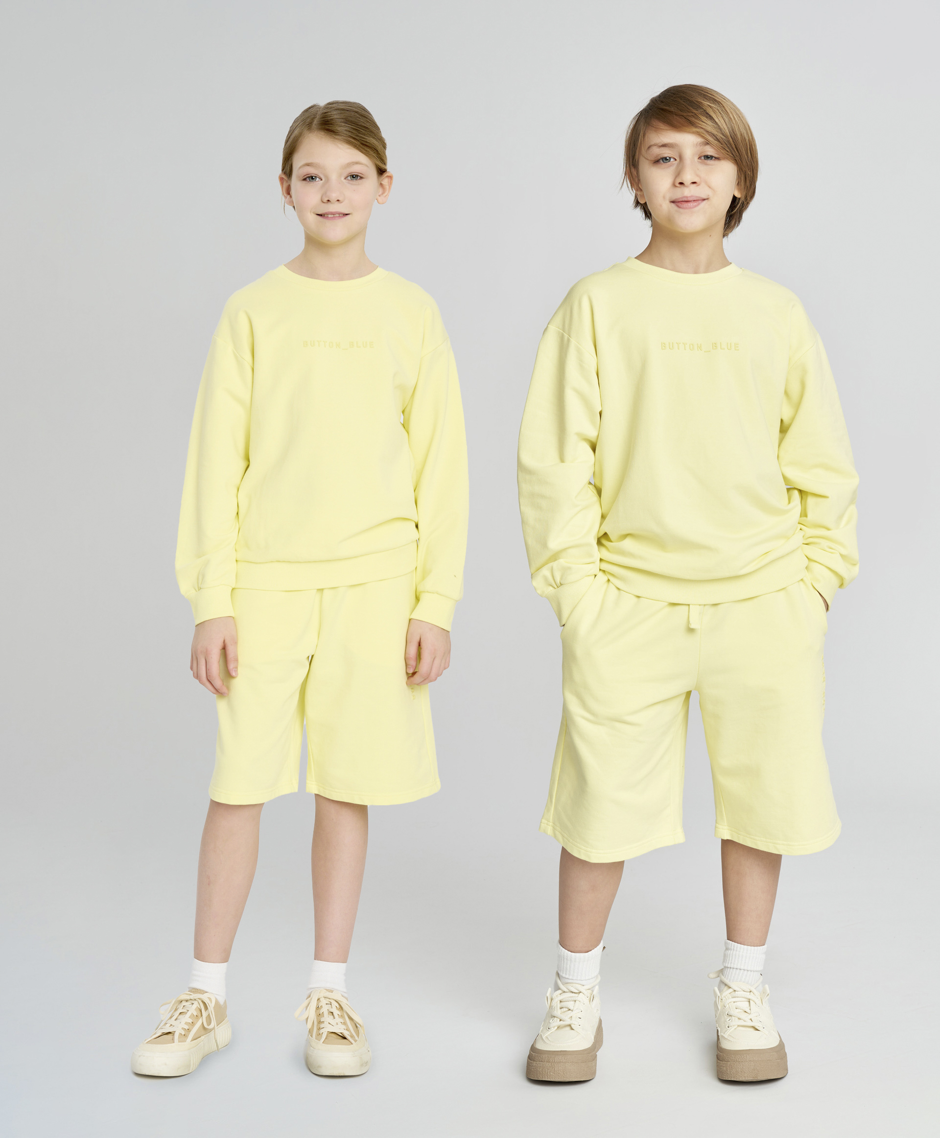 960 р.  1199 р.  Свитшот базовый детский желтый Button Blue