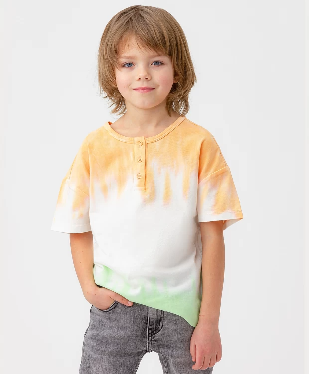 800 р.  1000 р.  Футболка с принтом мультицвет Button Blue