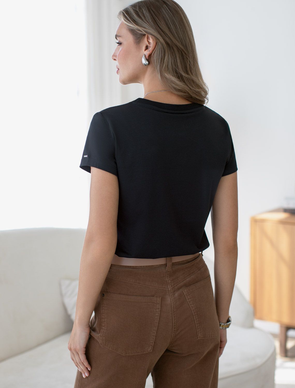 Нарядная футболка с принтом пайетками из премиального хлопка с эластаном D49.123 черный_vilatte