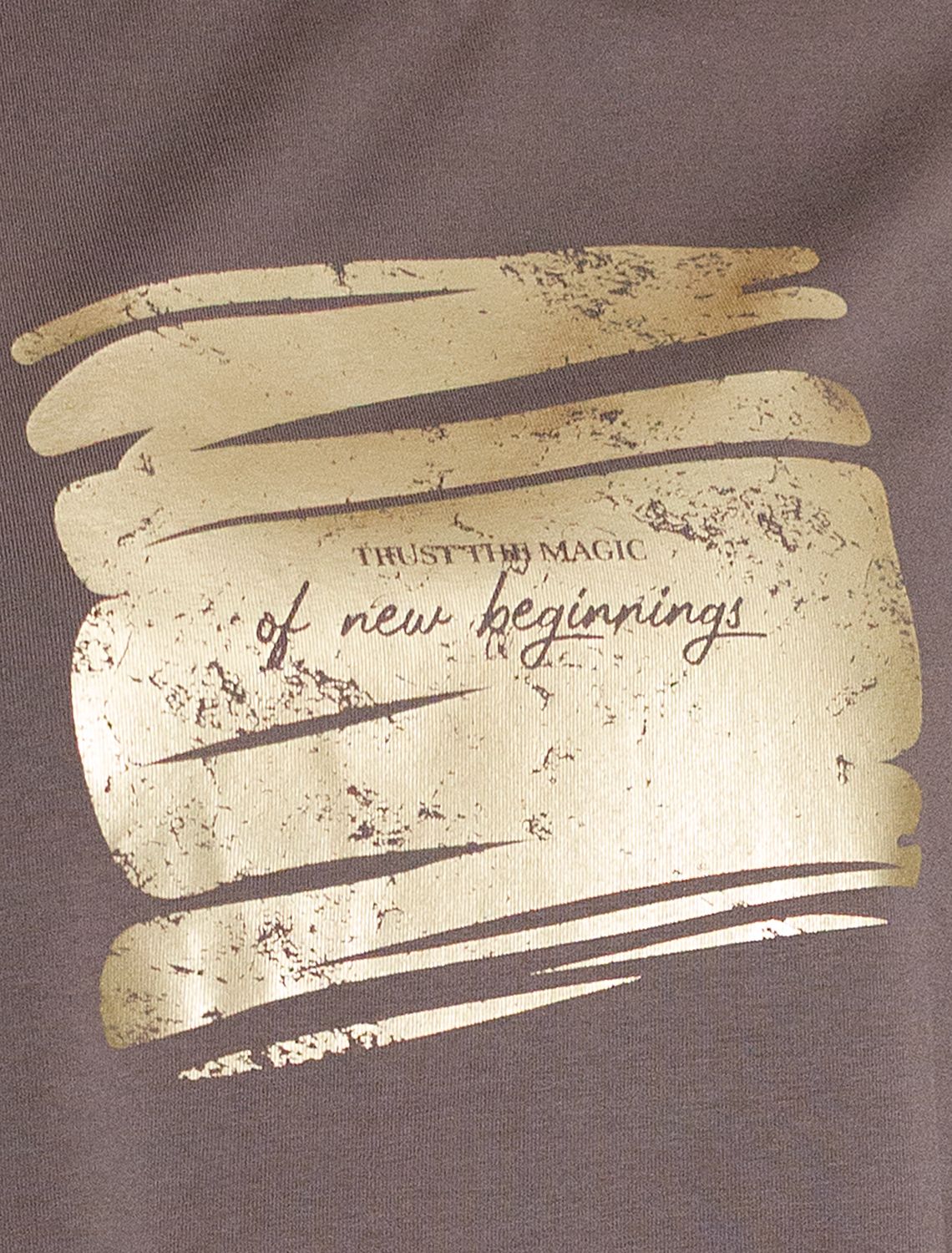 Нарядная футболка с принтом фольгой из премиального хлопка с эластаном D49.124 кофе_magic