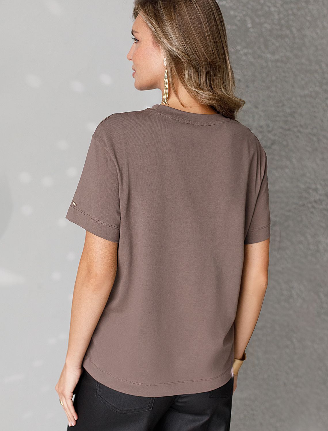 Нарядная футболка с принтом фольгой из премиального хлопка с эластаном D49.124 кофе_magic