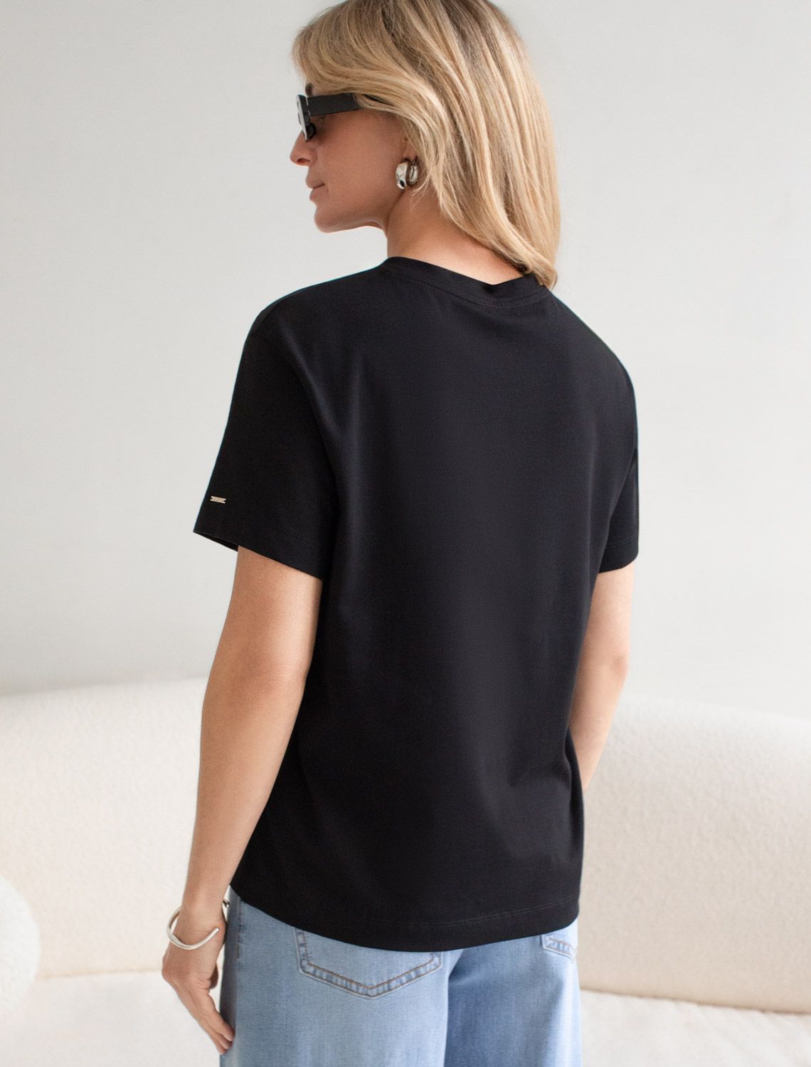 Нарядная футболка с принтом стразами из премиального хлопка с эластаном D49.124 черный_стразы