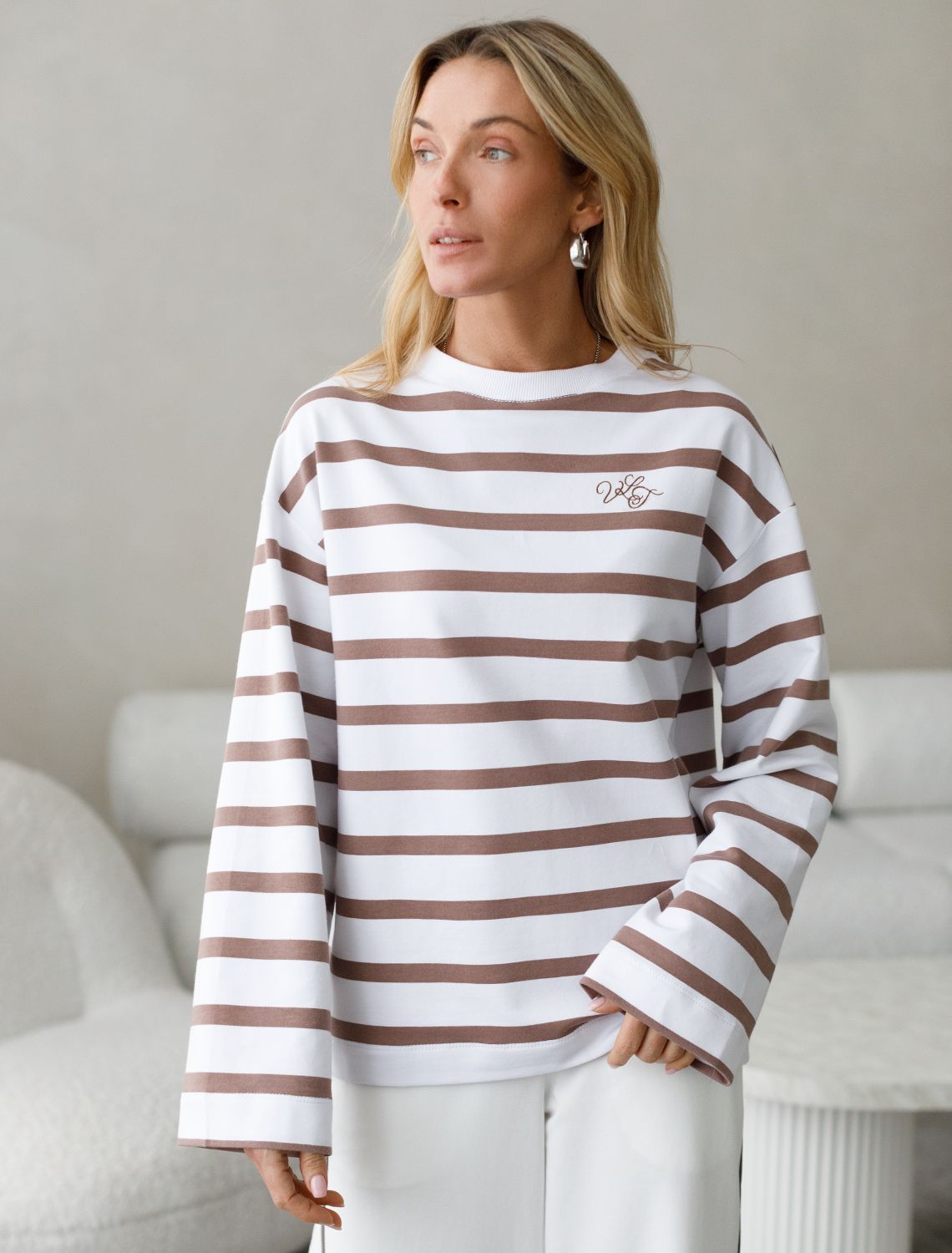Свитшот из тонкого премиального футера с эластаном D49.073 белый-кофе полоса