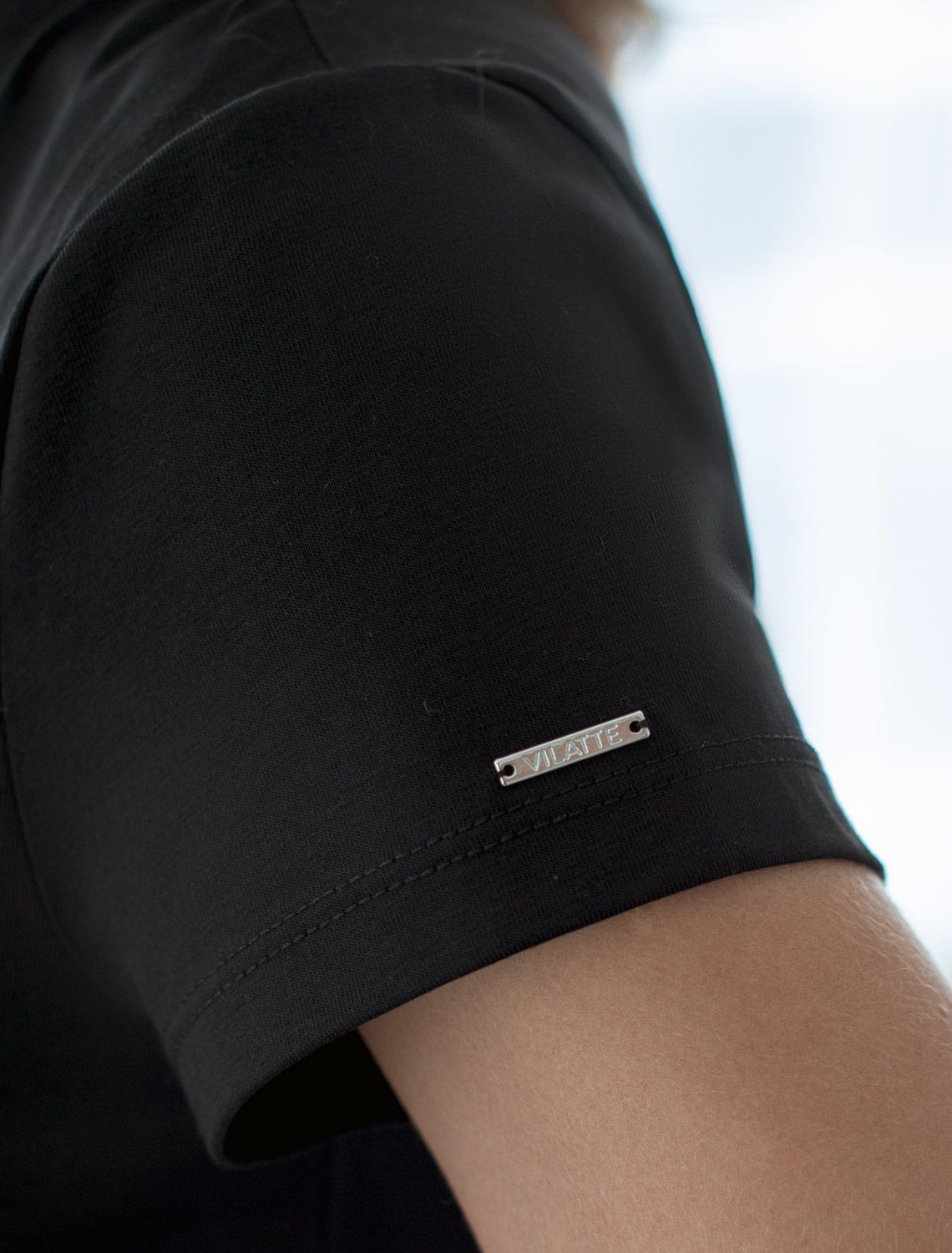 Нарядная футболка с принтом пайетками из премиального хлопка с эластаном D49.123 черный_vilatte