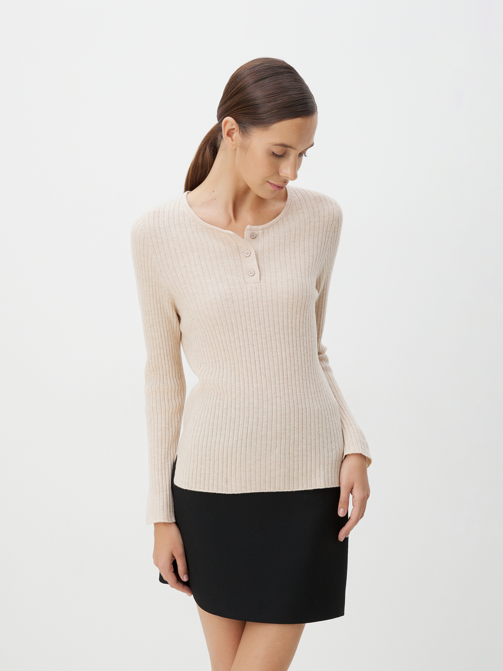 1622 р.  6050 р.  Женский джемпер MAISON DAVID