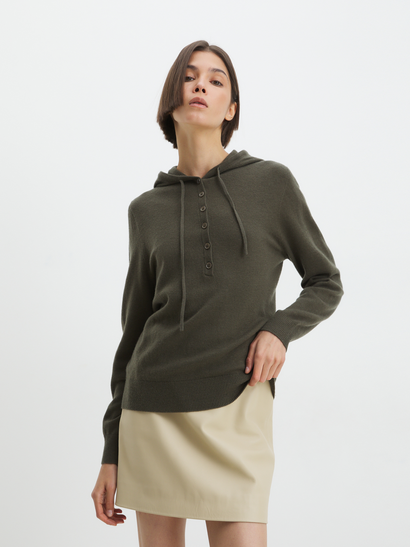 3036 р.  7060 р.  Женский бесшовный джемпер MAISON DAVID