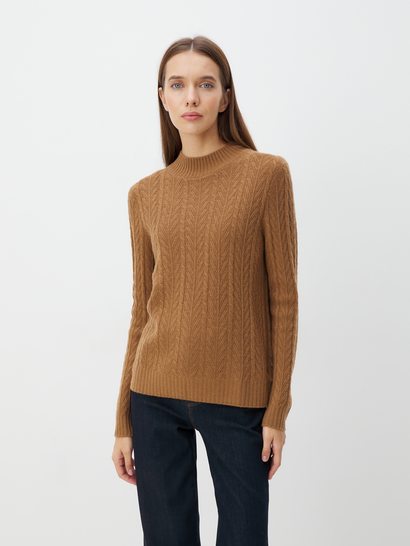 2864 р.  6660 р.  Женский свитер MAISON DAVID