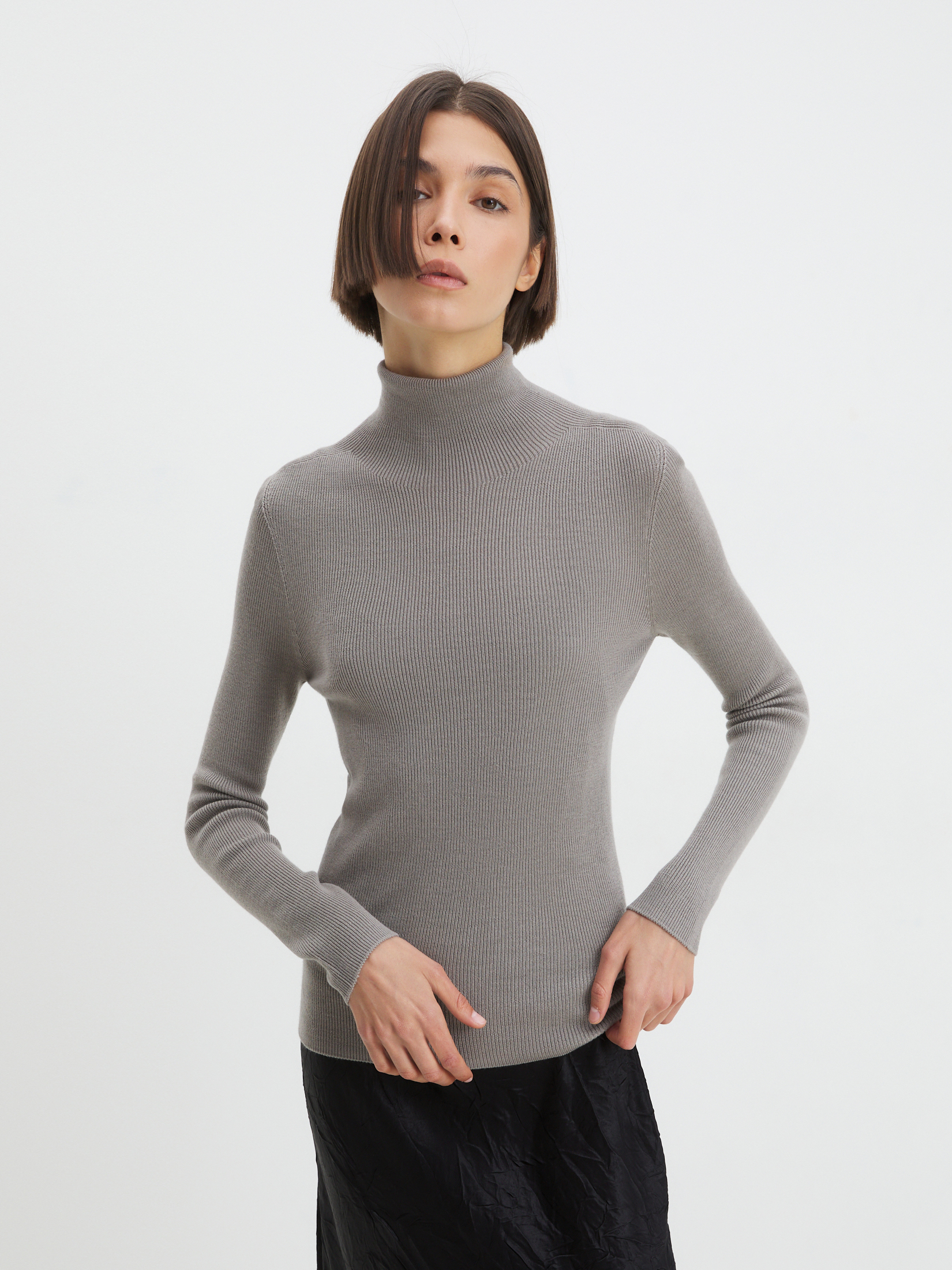 2701 р.  6710 р.  Женская бесшовная водолазка MAISON DAVID