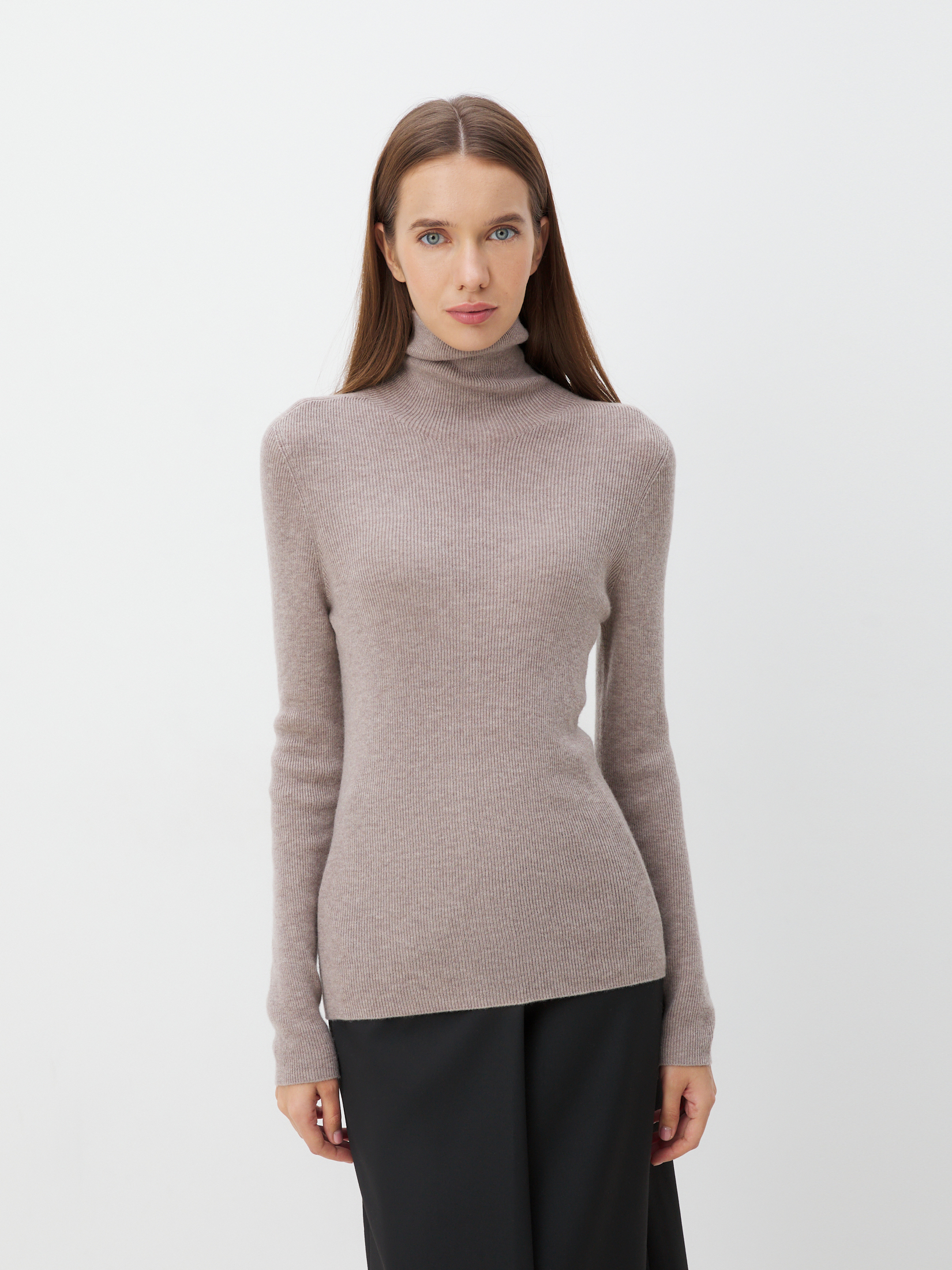 2198 р.  5110 р.  Женская бесшовная водолазка MAISON DAVID