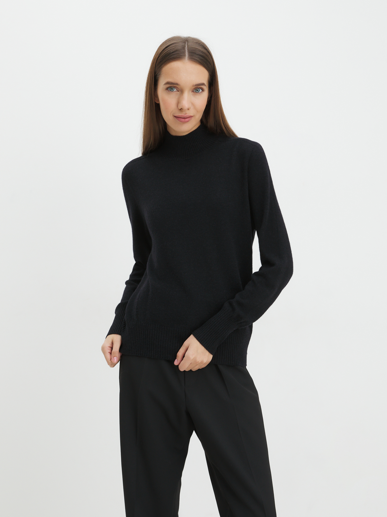 3799 р.  7560 р.  Женский бесшовный джемпер MAISON DAVID