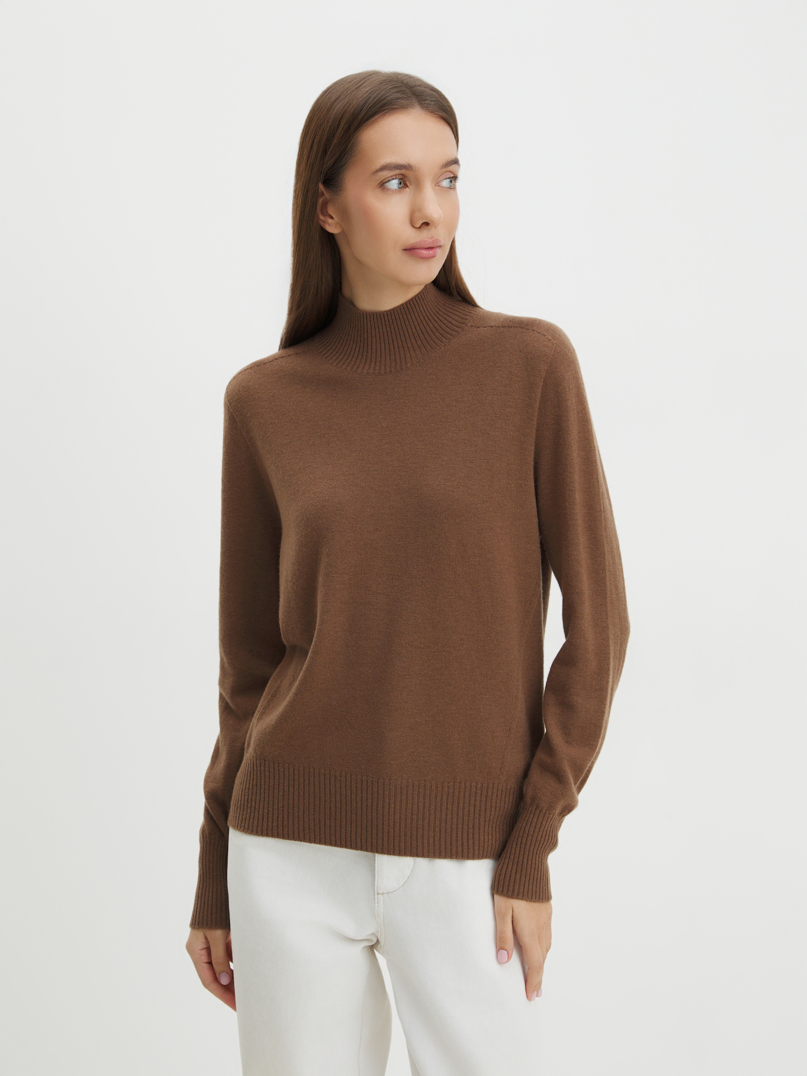 3799 р.  7560 р.  Женский бесшовный джемпер MAISON DAVID