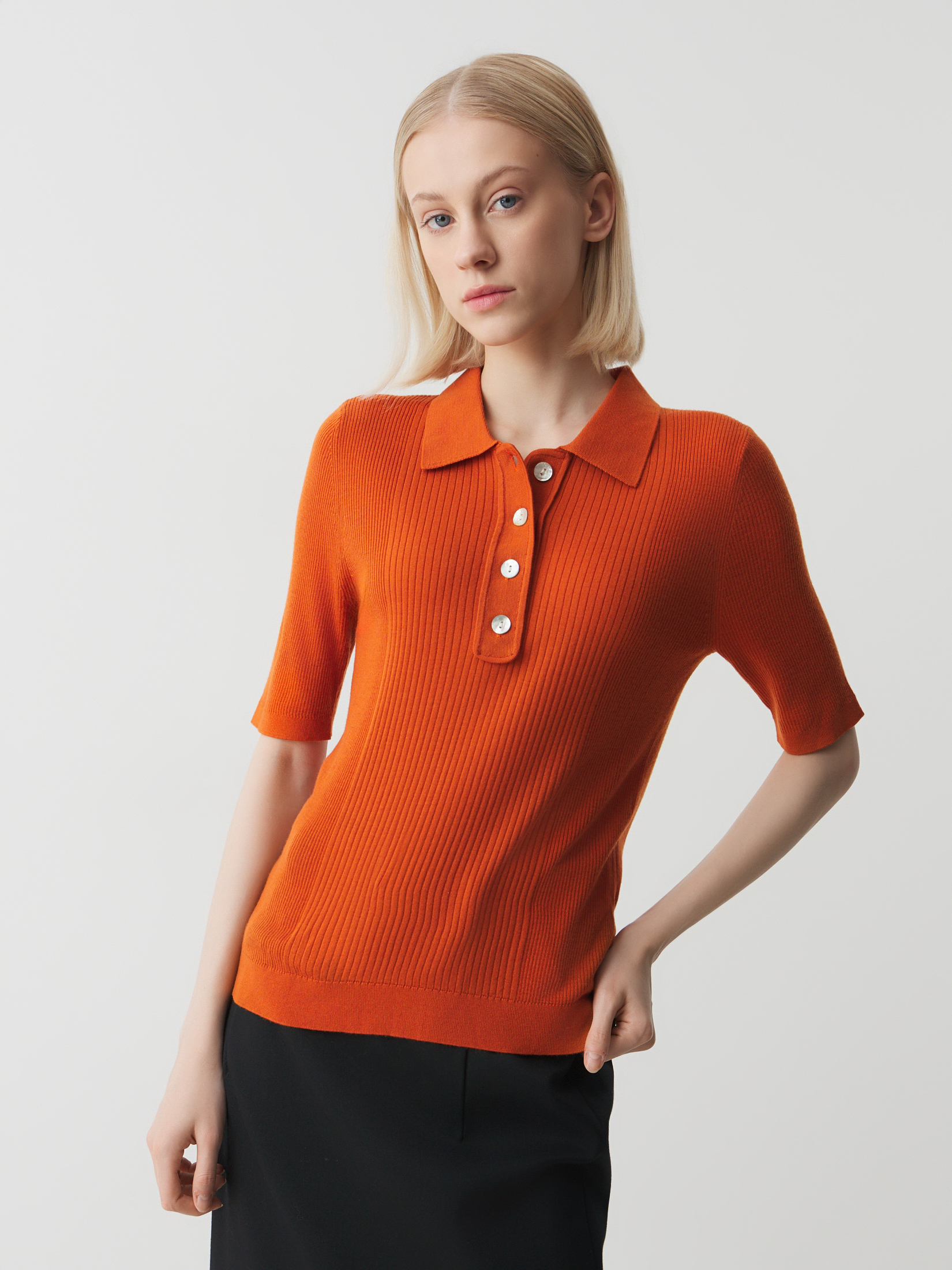 3436 р.  7990 р.  Женский джемпер поло MAISON DAVID