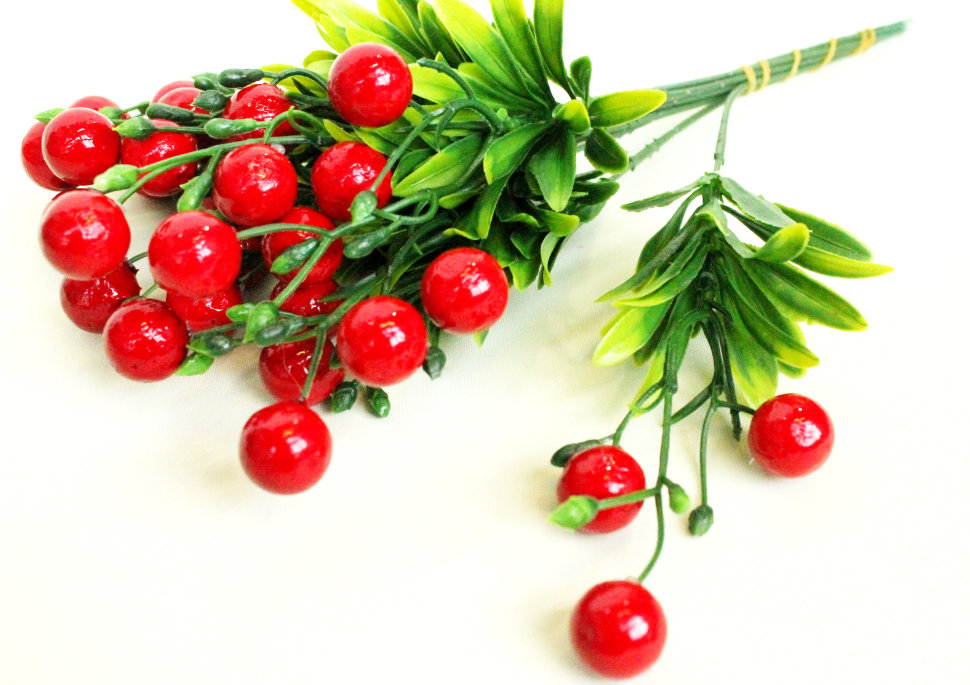 В11270 Б/С Ягоды крупной брусники на ветке Н32см(100шт)