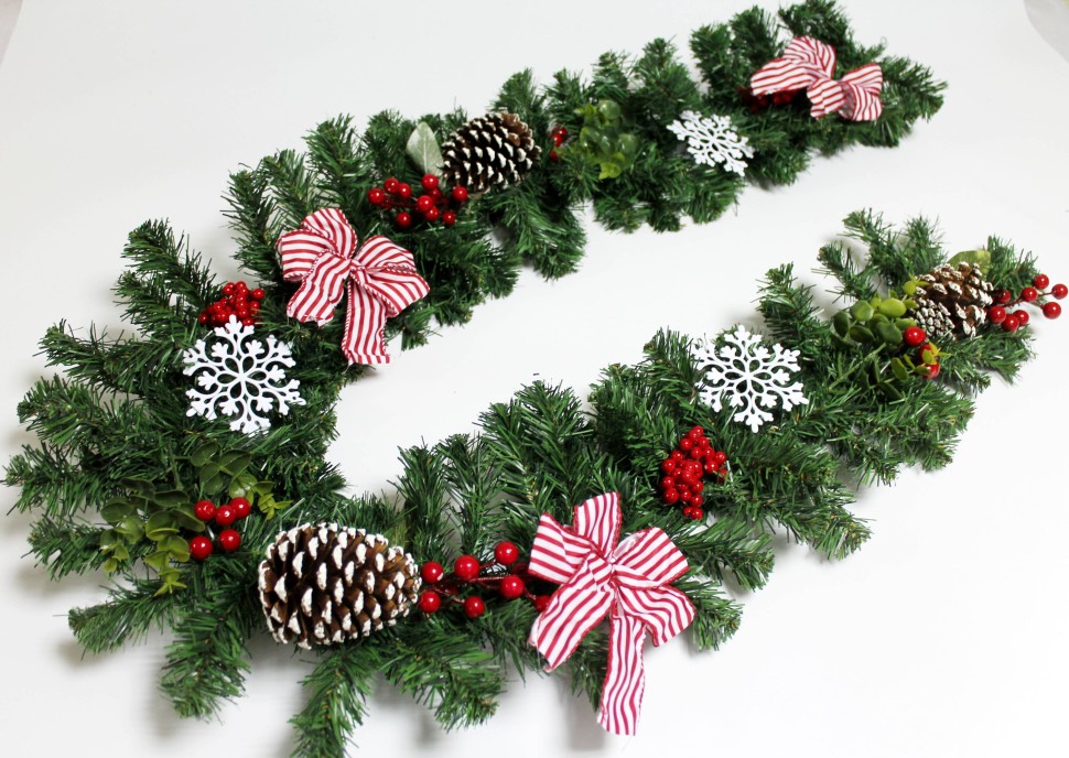 ЛЗ12119 Б/С Лиана еловая,уже украшенная,с крупными шишками