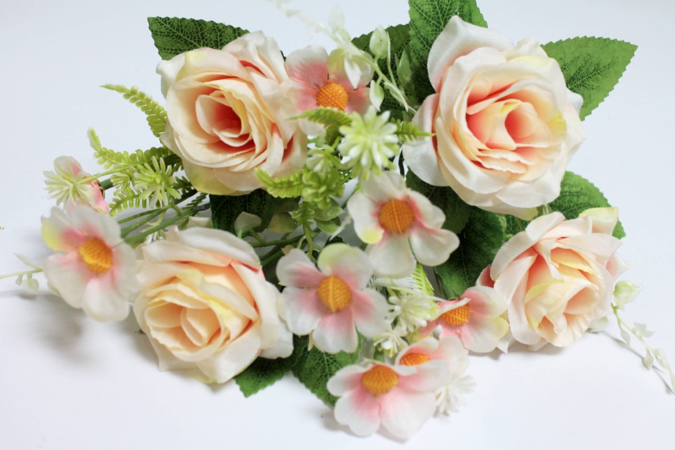 Б12067 Б/С Букет розочка 7 веток с доб.