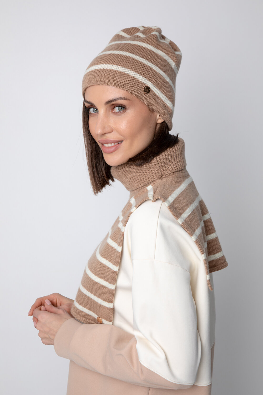 Ст.цена 1754р. VERY NEAT Шарф-манишка ЕВ 28002/ш 307486