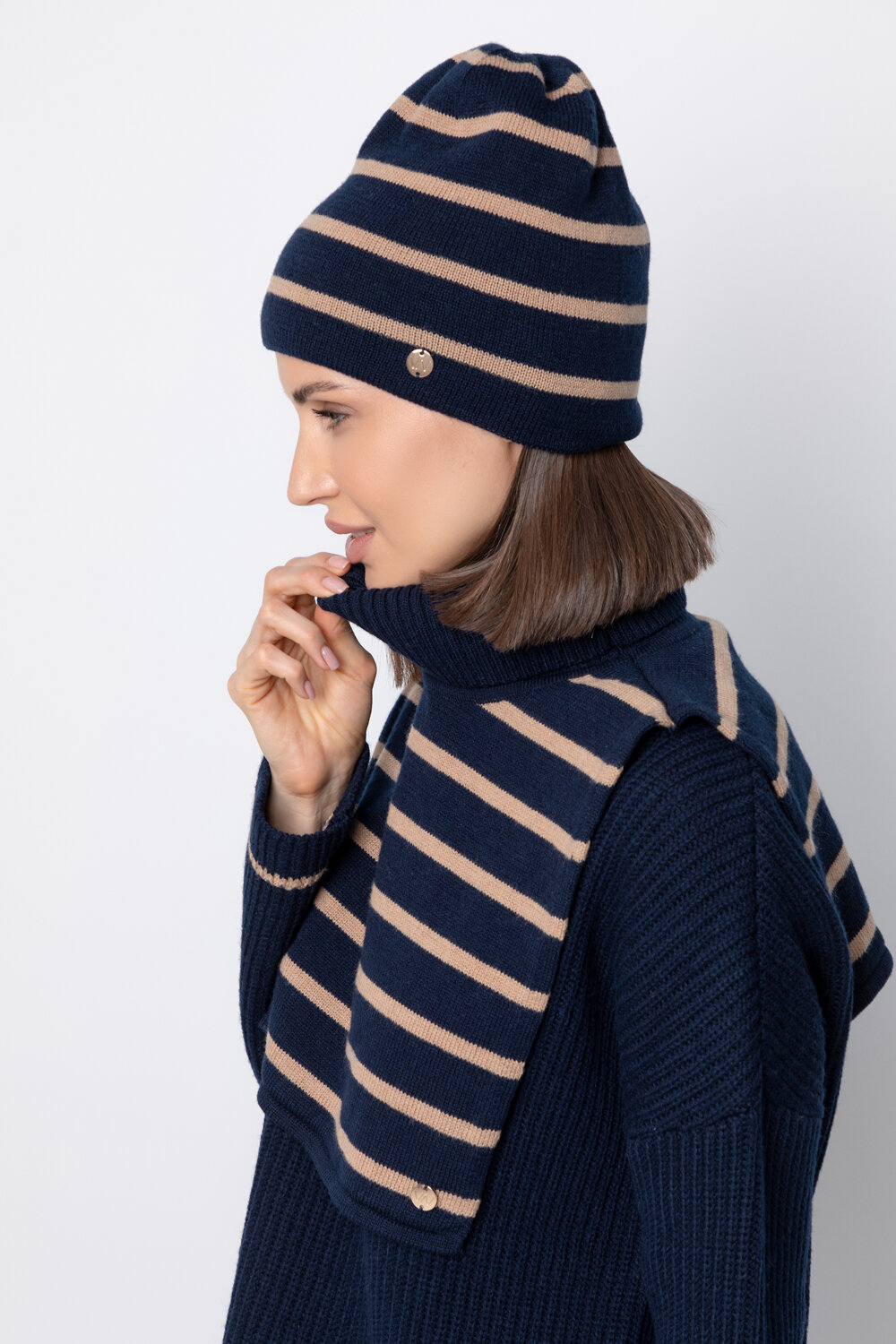 Ст.цена 1754р. VERY NEAT Шарф-манишка ЕВ 28002/ш 307487