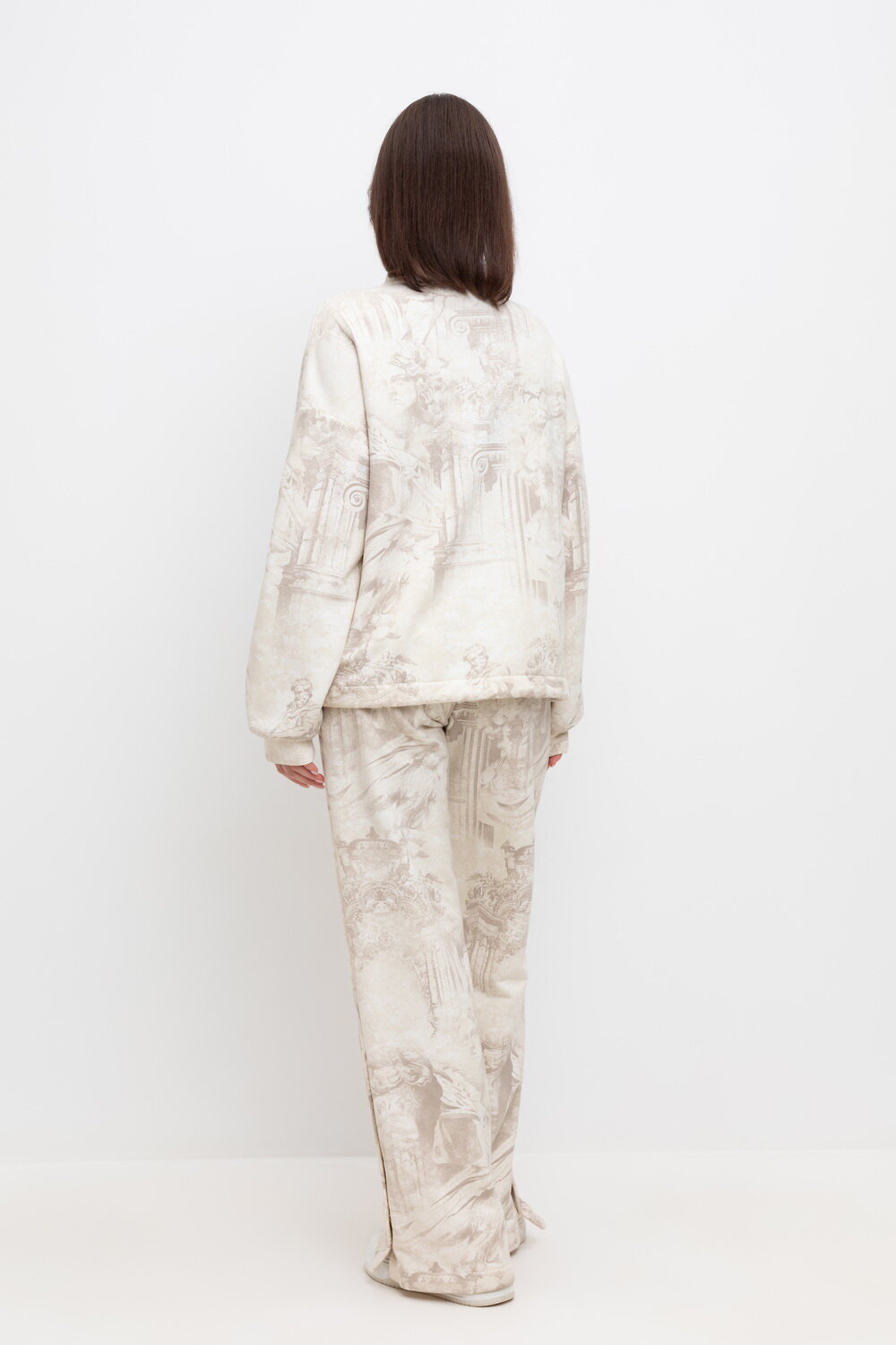 Ст.цена 2832р. VERY NEAT Брюки ЕВТ 4086 сливочный, древняя греция 403637