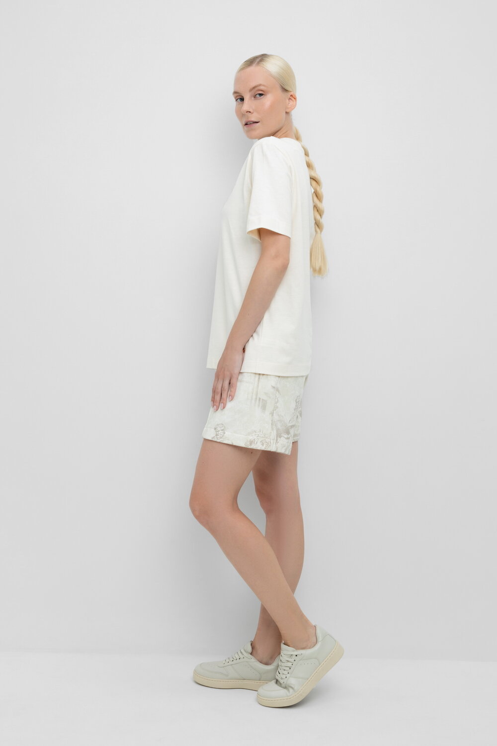 Ст.цена 1888р. VERY NEAT Шорты ЕВТ 4048 403646