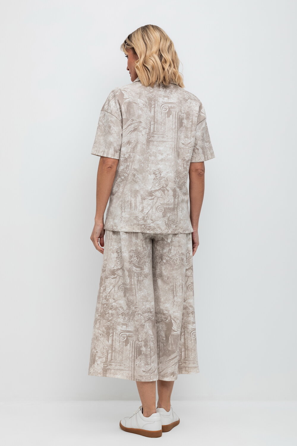 Ст.цена 2360р. VERY NEAT Фуфайка ЕВТ 3214 403768