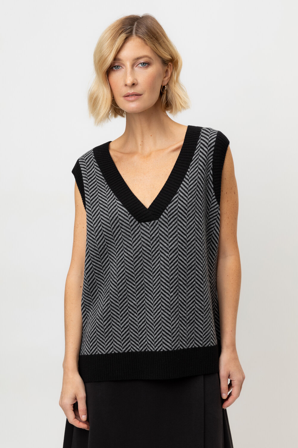 VERY NEAT Жилет ЕВ 30116/24ш 492950