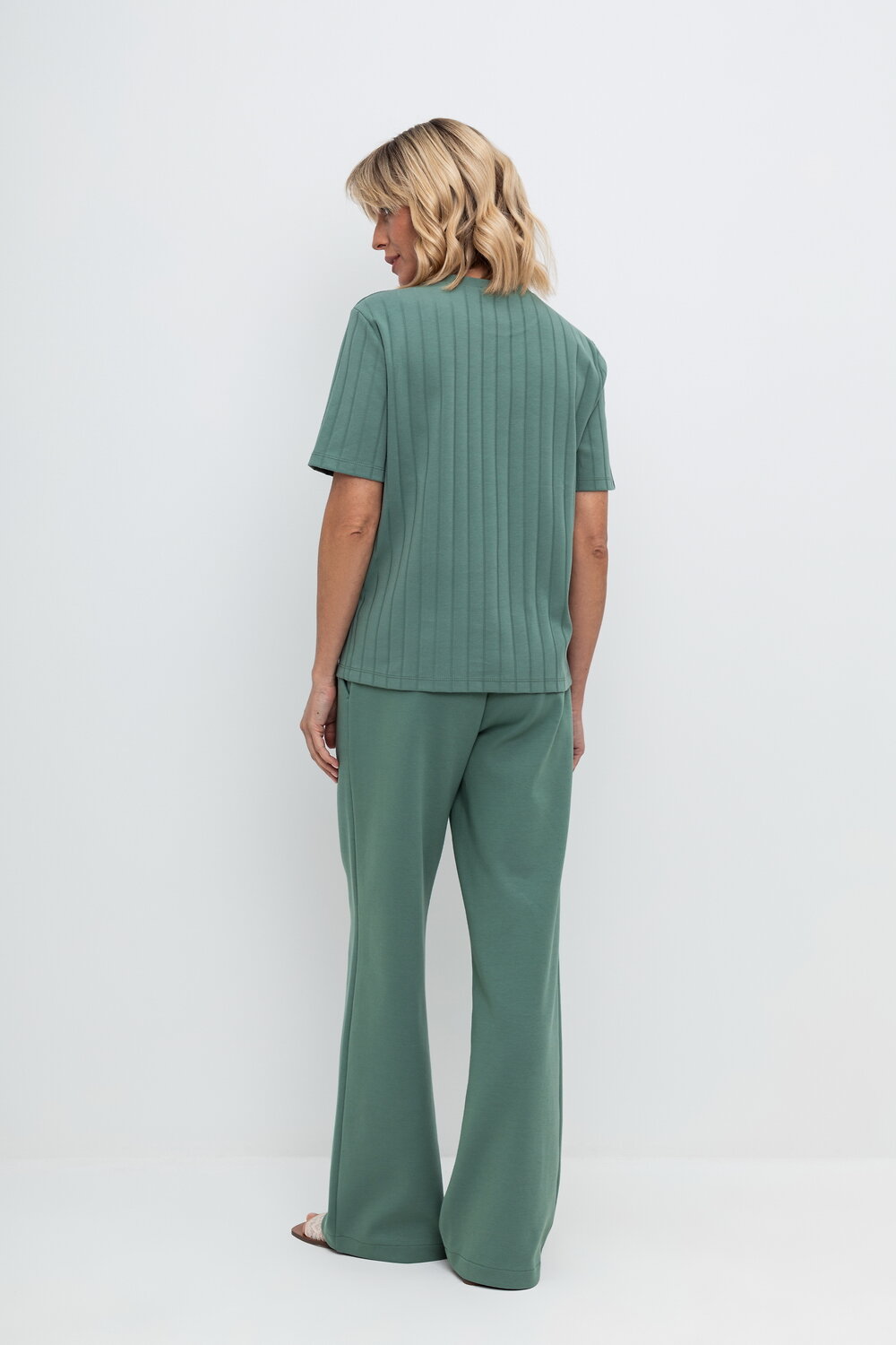 Ст.цена 1888р. VERY NEAT Фуфайка ЕВТ 3217 403651