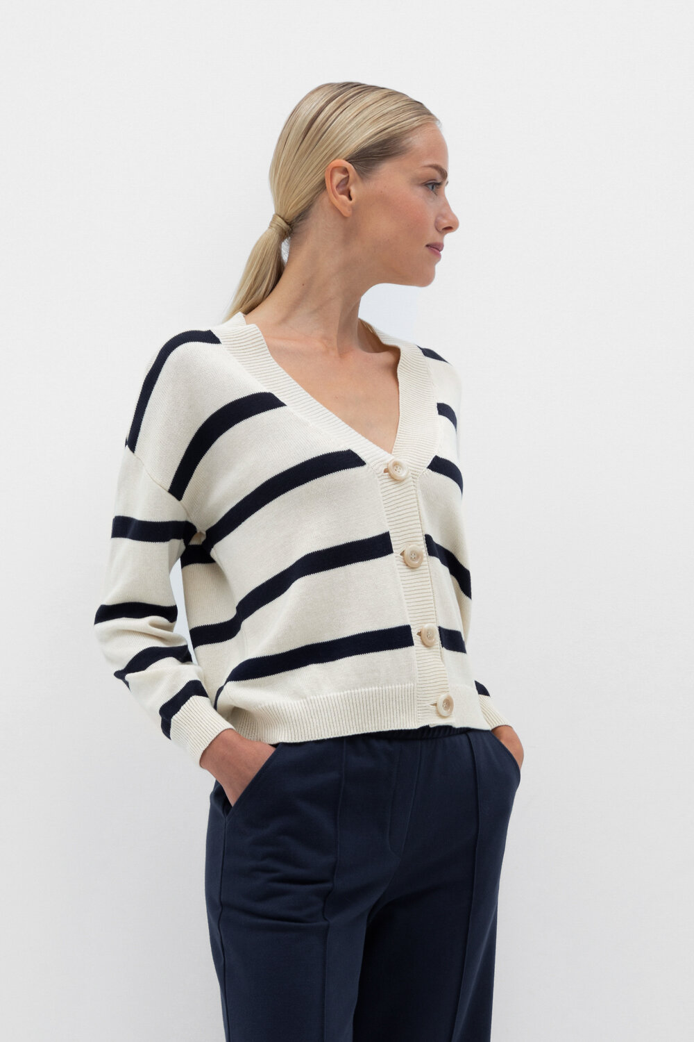 Ст.цена 3835р. VERY NEAT Кардиган ЕВ 30149 439701