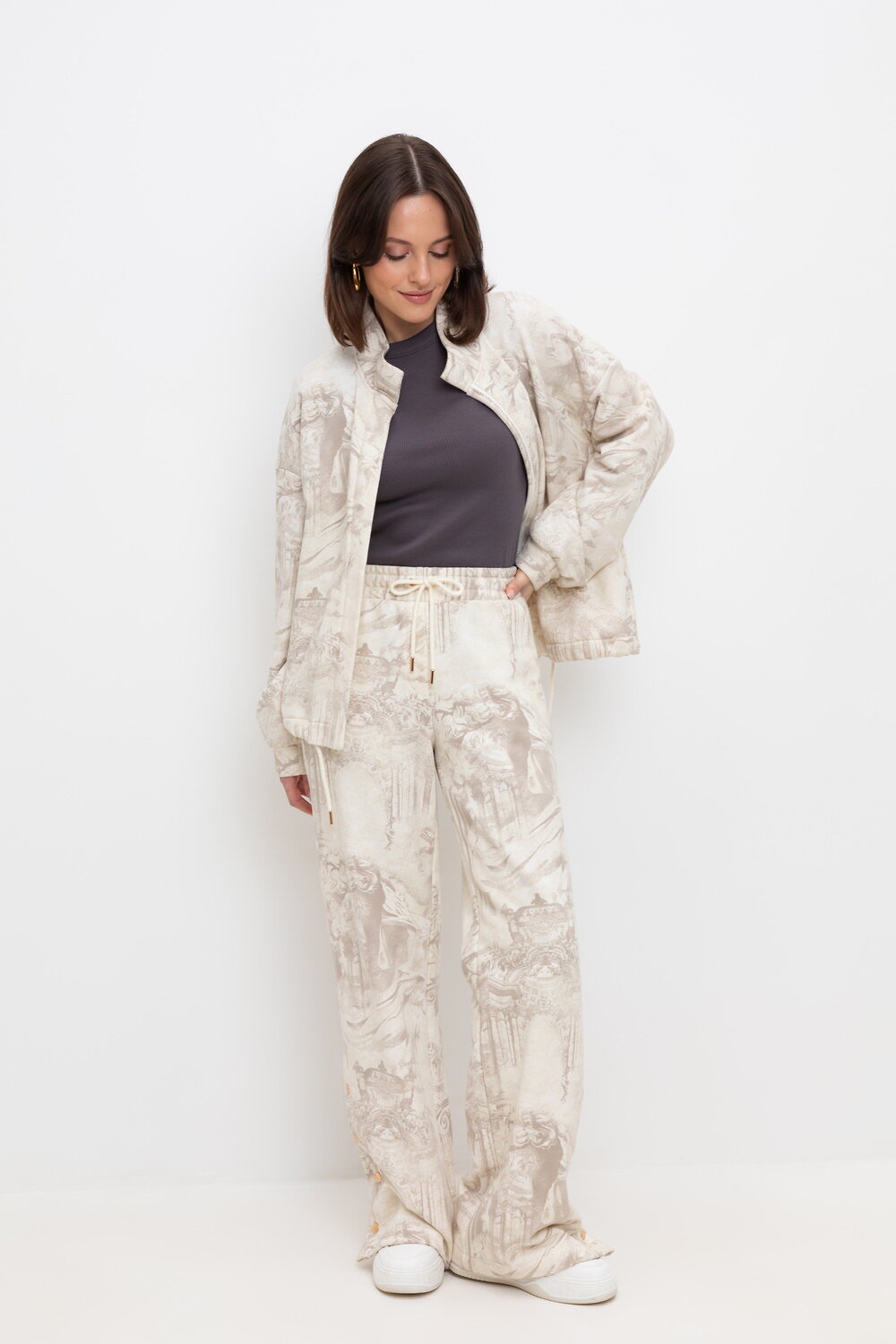 Ст.цена 2832р. VERY NEAT Брюки ЕВТ 4086 сливочный, древняя греция 403637