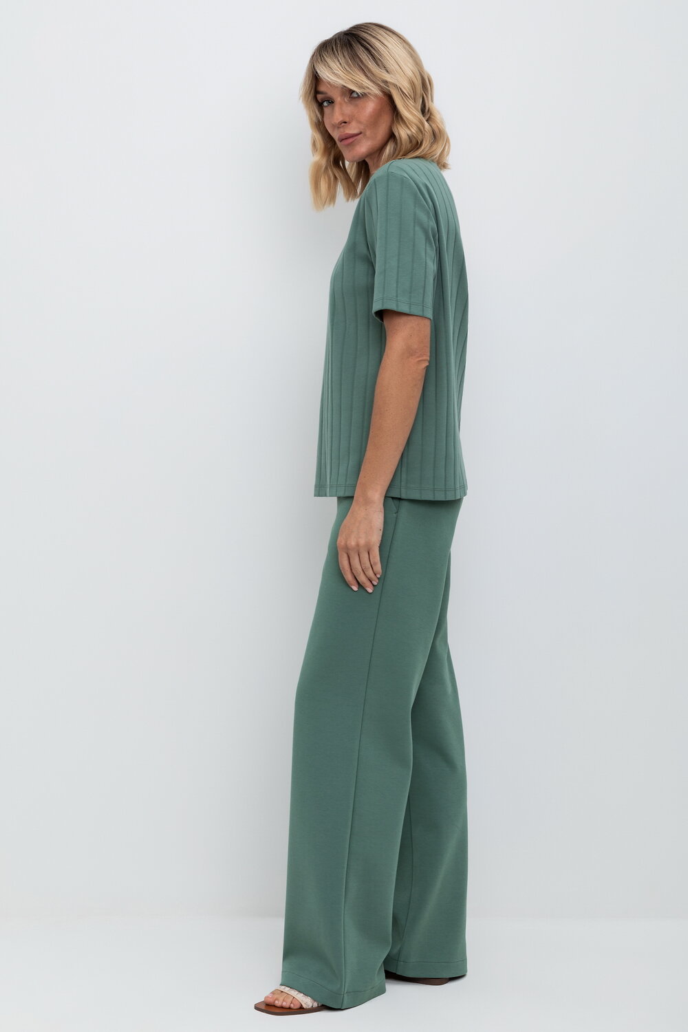 Ст.цена 1888р. VERY NEAT Фуфайка ЕВТ 3217 403651