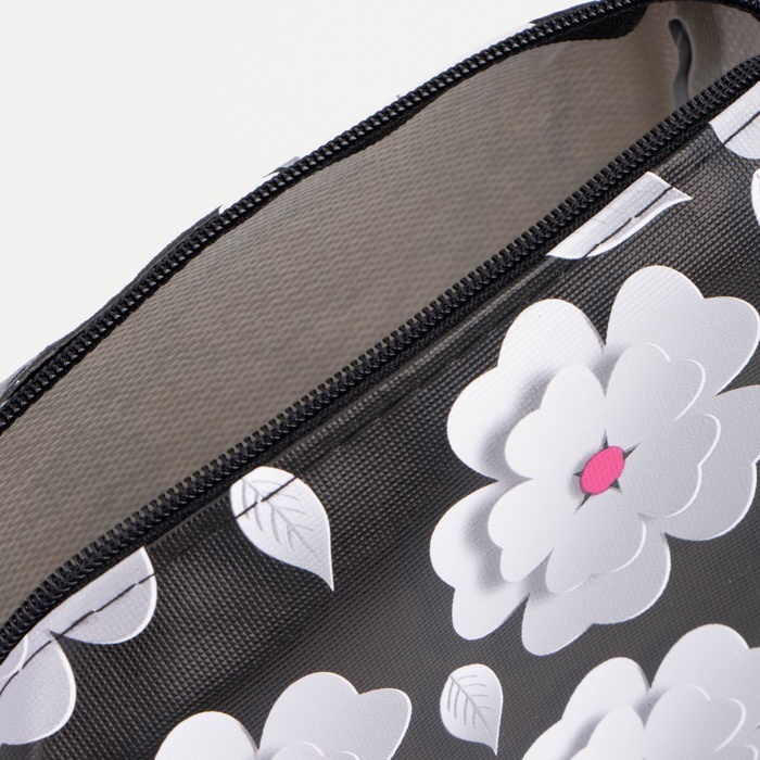 Косметичка-футляр маленькая, с ручкой, прокладок, для косметики, лекарств, чёрная/белая