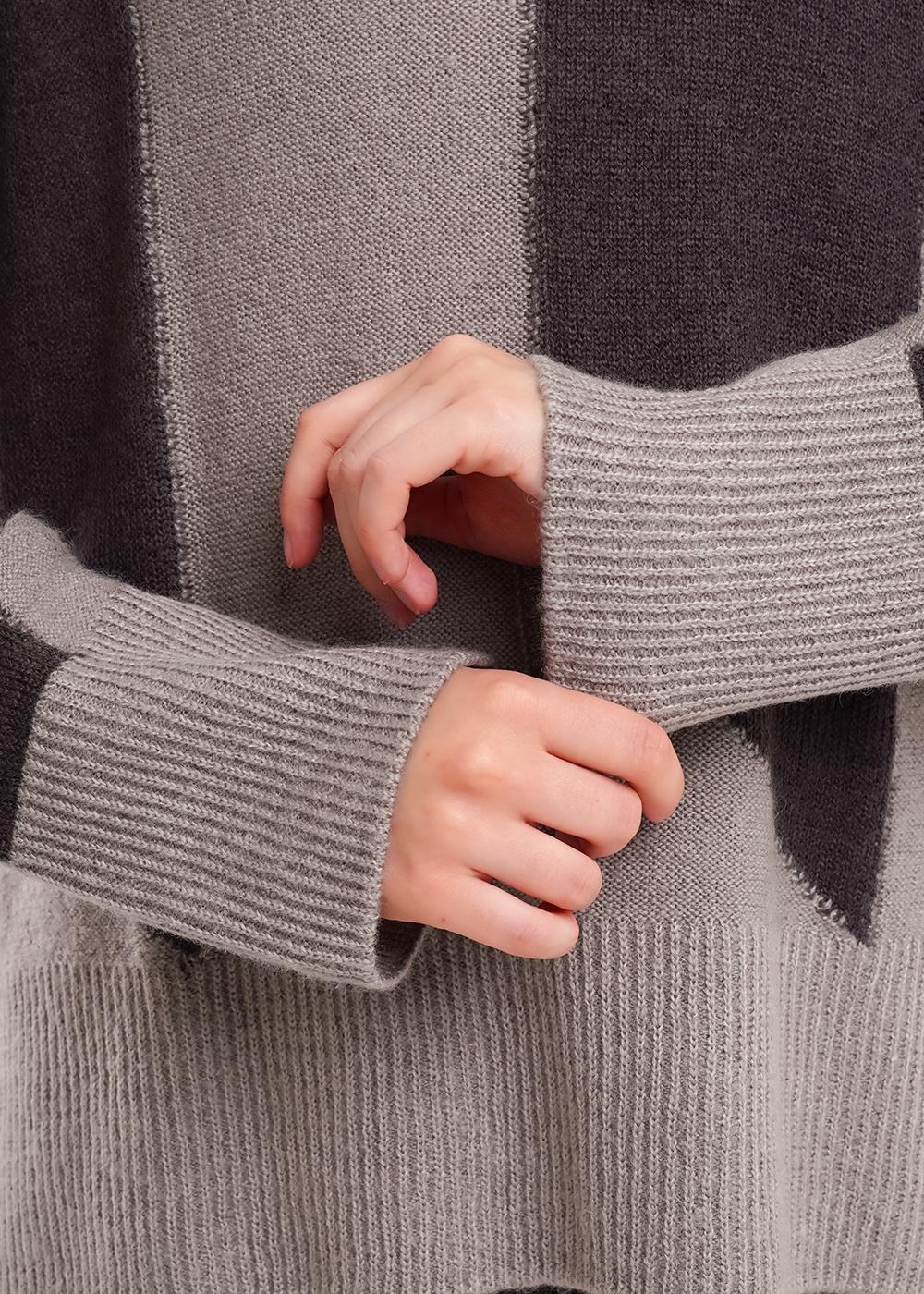 Ст.цена 1560р CLE 154581/190апш Джемпер женский 154581/190апш серый/т.серый