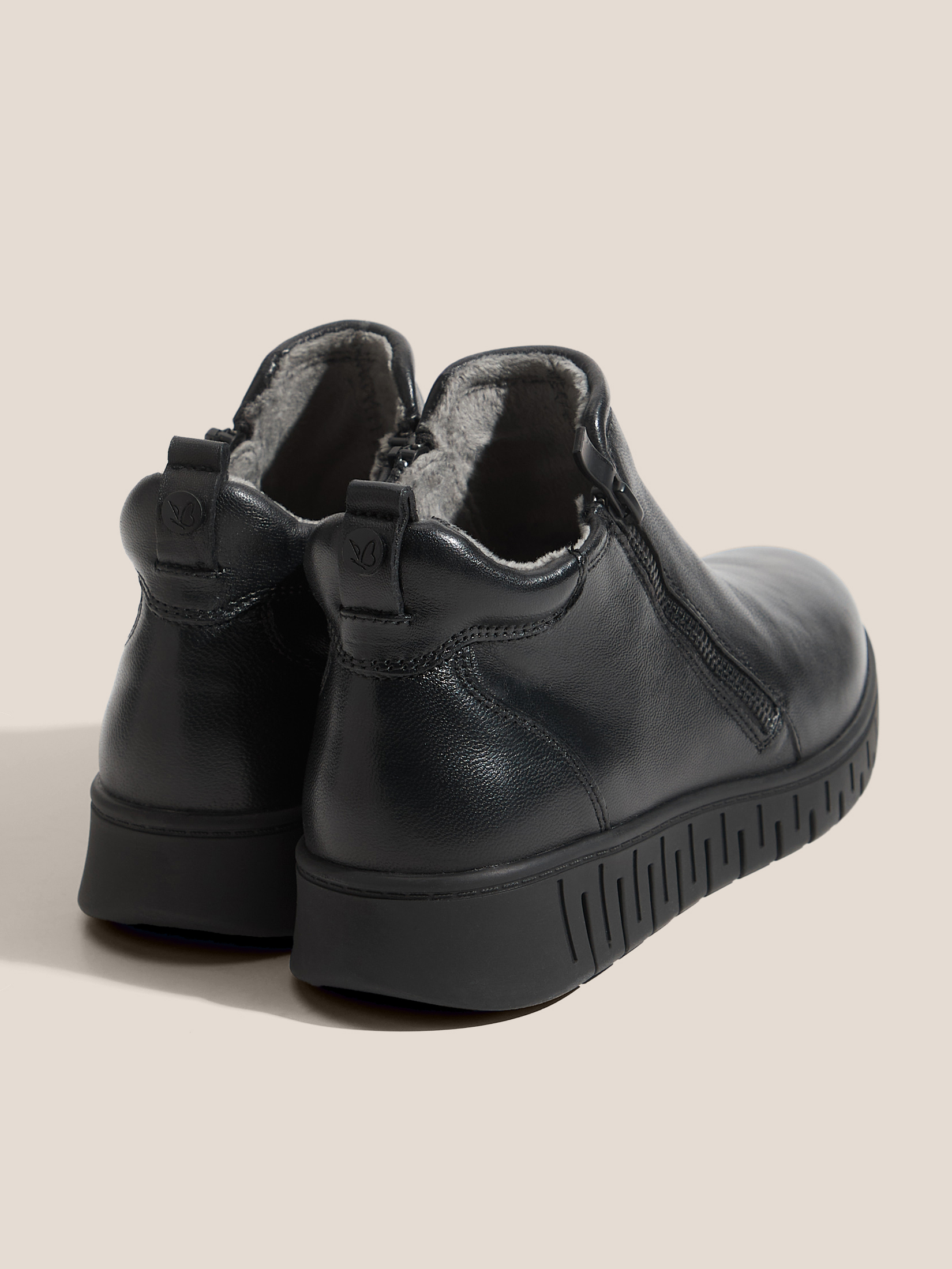 Женские ботинки CAPRICE FINA 4662152, черный