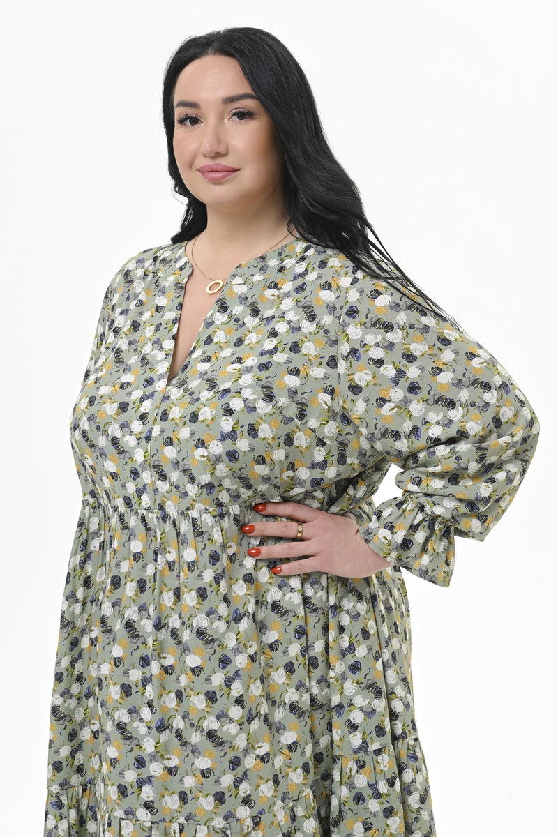 Платье длинное, с тунисским вырезом, каскадное, штапель фисташковый, принт растительный