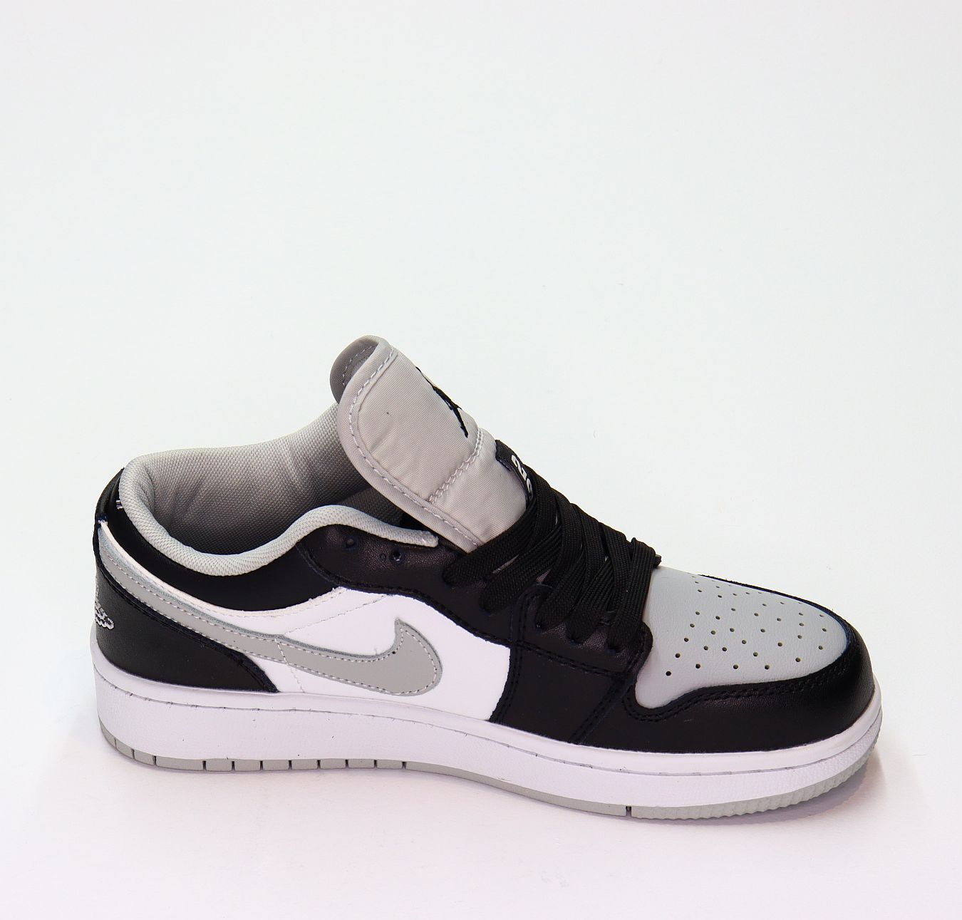 Кроссовки нат. Кожа (36-41)р. / шт. B977/6