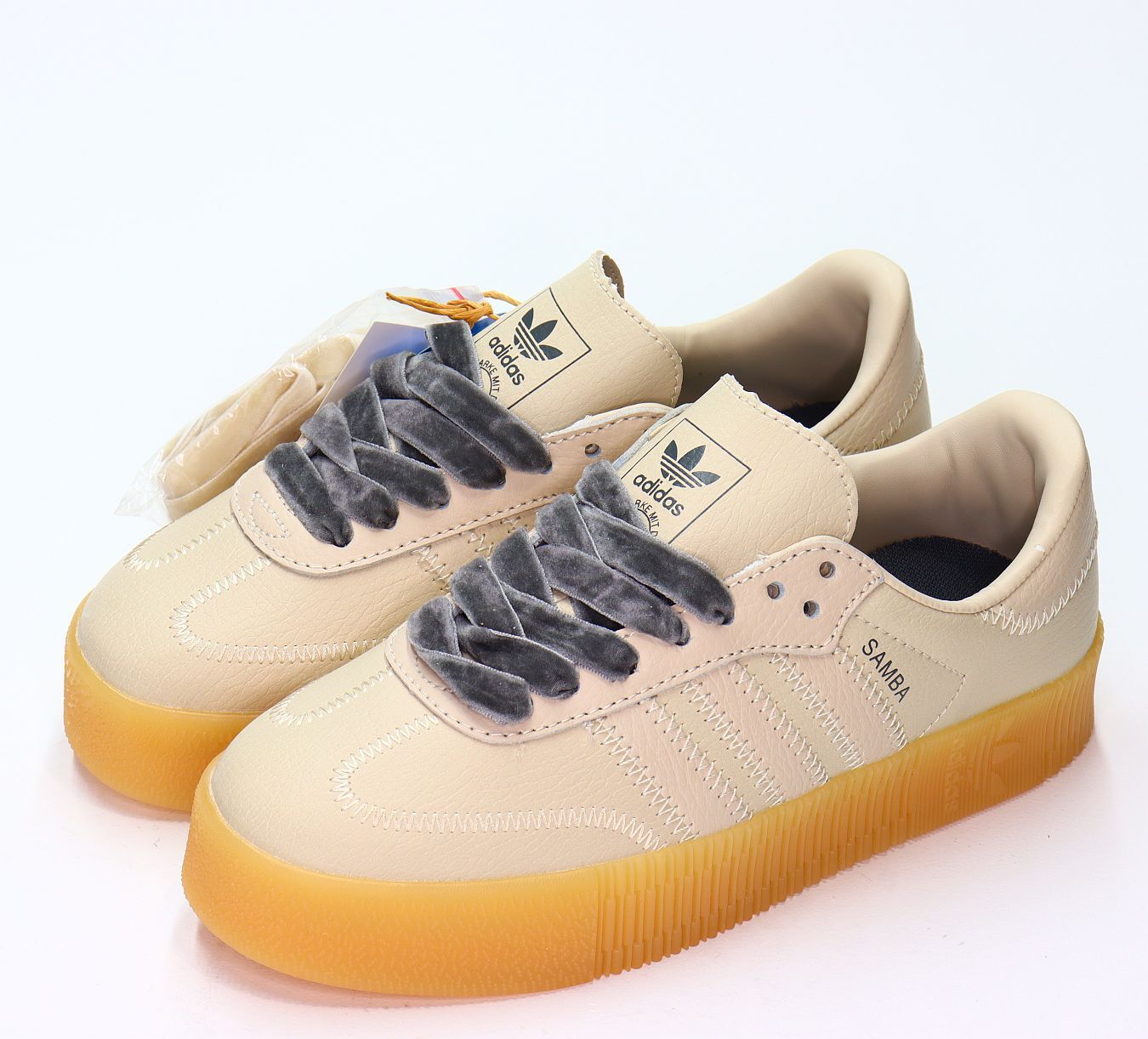 Кроссовки нат. Кожа (36-41)р. / шт. 3776/1550