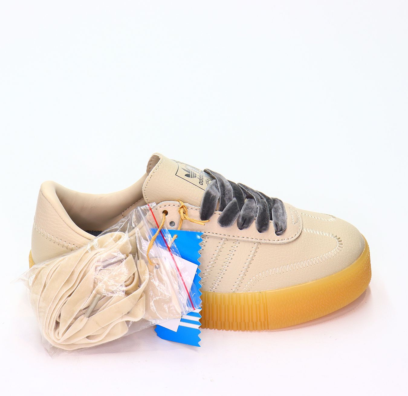 Кроссовки нат. Кожа (36-41)р. / шт. 3776/1550