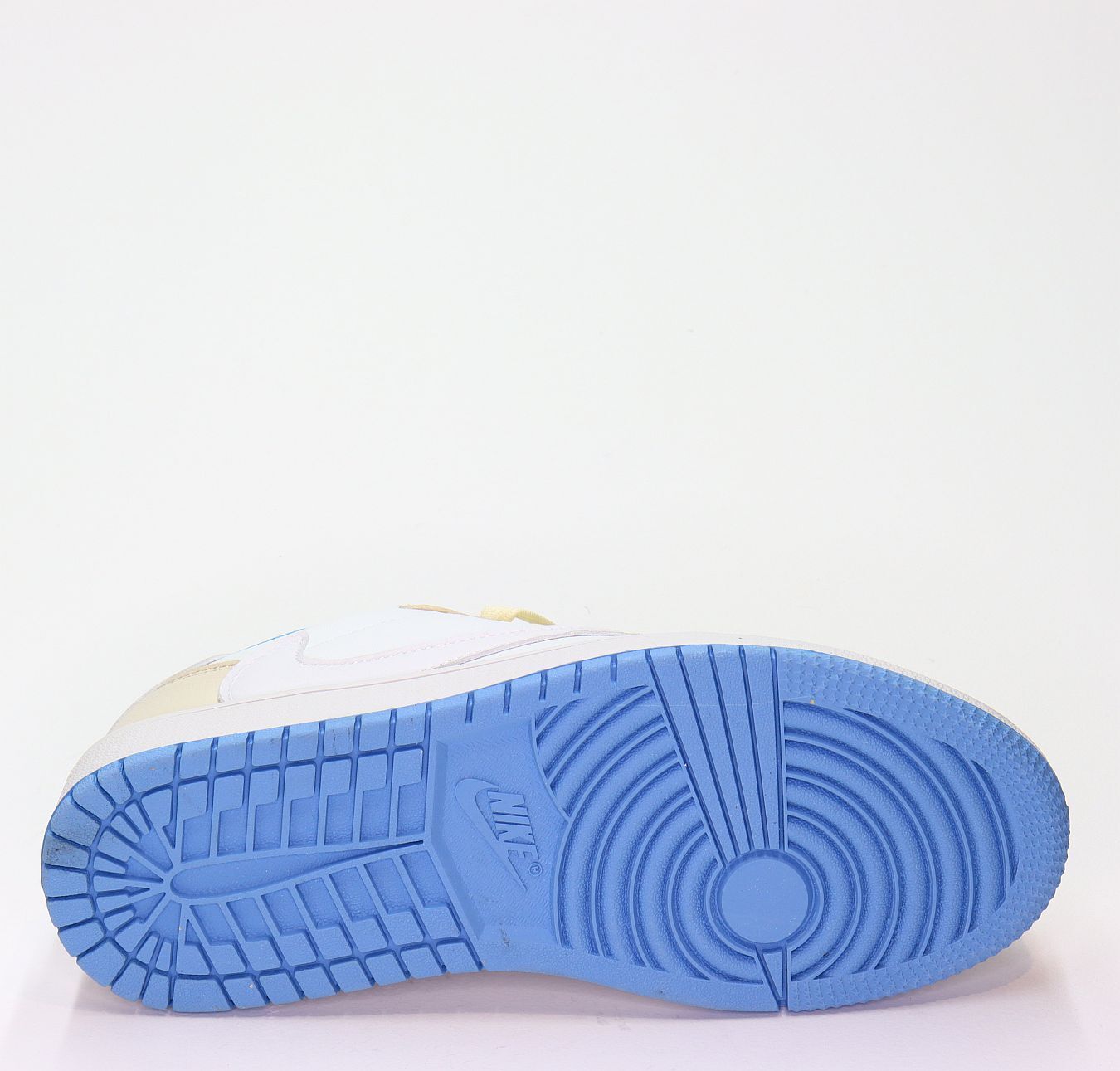 Кроссовки нат. Кожа (36-41)р. / шт. B977/25