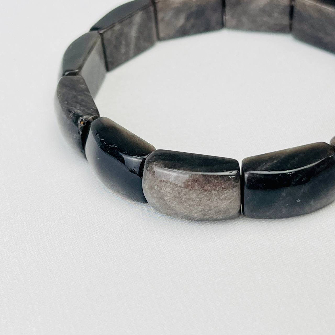 Радуга Самоцветов Браслет из серебристого Обсидиана