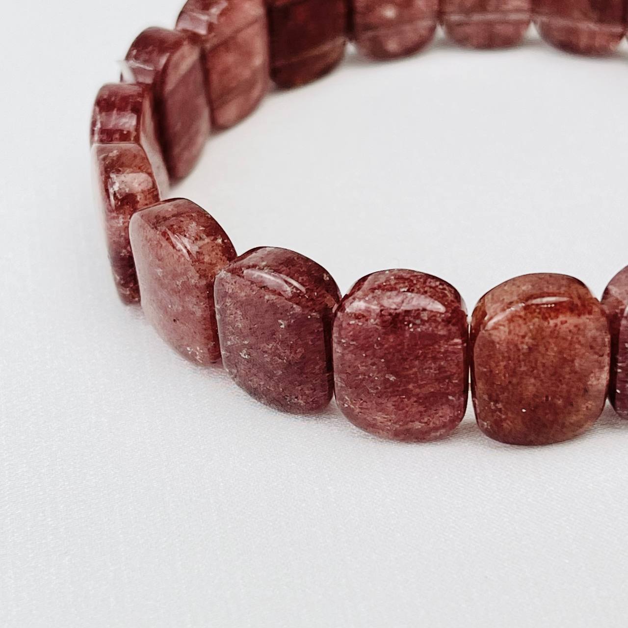 Радуга Самоцветов Браслет из Клубничного кварца