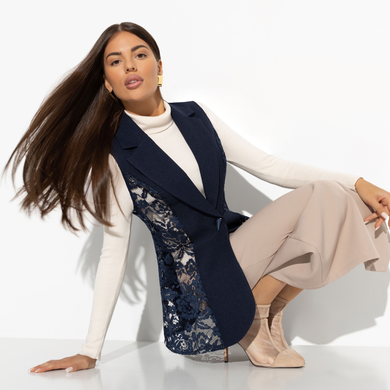 Жилет комбинированное с кружевом, Модное исключение (new)